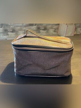 Boxy charm Textured Metallic Toiletry Bag - Rose Gold